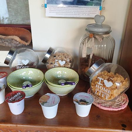 Le Tre Arti Bed & Breakfast Gavirate Bagian luar foto