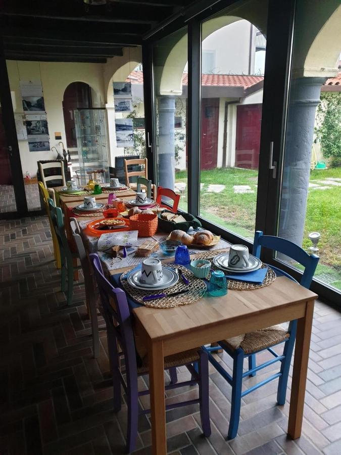 Le Tre Arti Bed & Breakfast Gavirate Bagian luar foto
