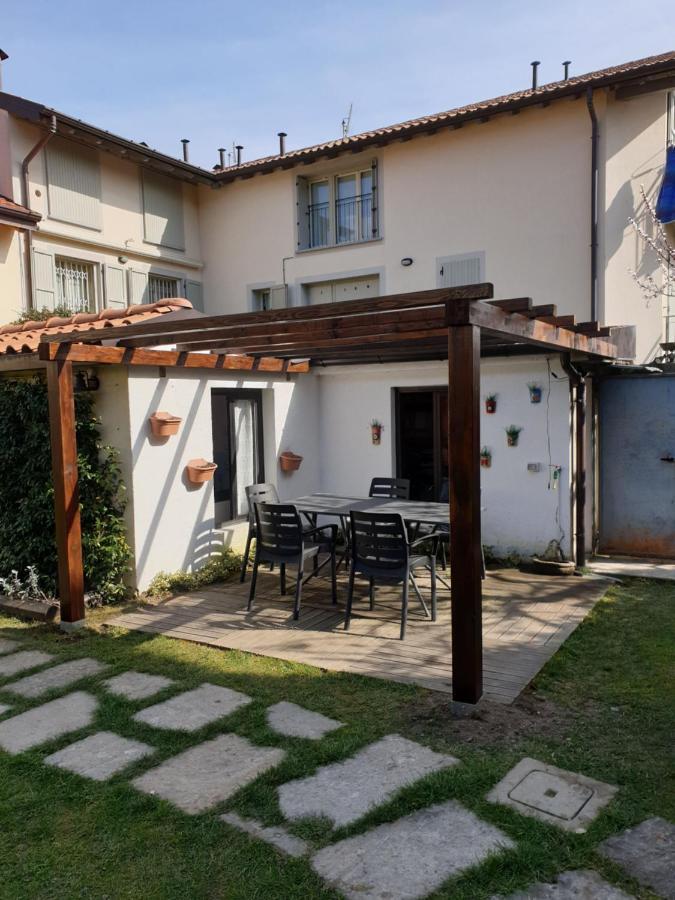 Le Tre Arti Bed & Breakfast Gavirate Bagian luar foto