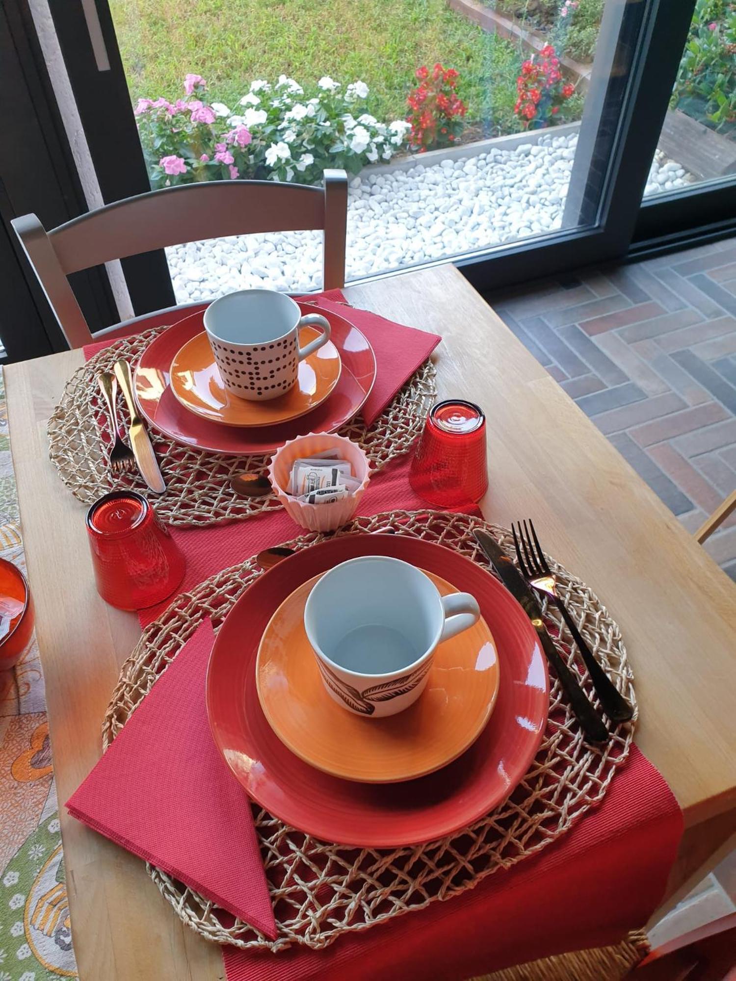 Le Tre Arti Bed & Breakfast Gavirate Bagian luar foto