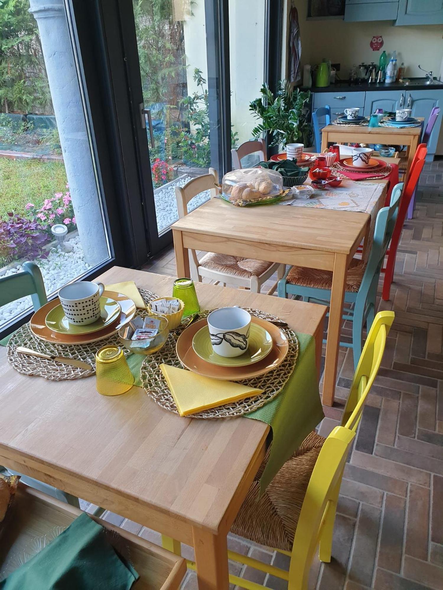Le Tre Arti Bed & Breakfast Gavirate Bagian luar foto