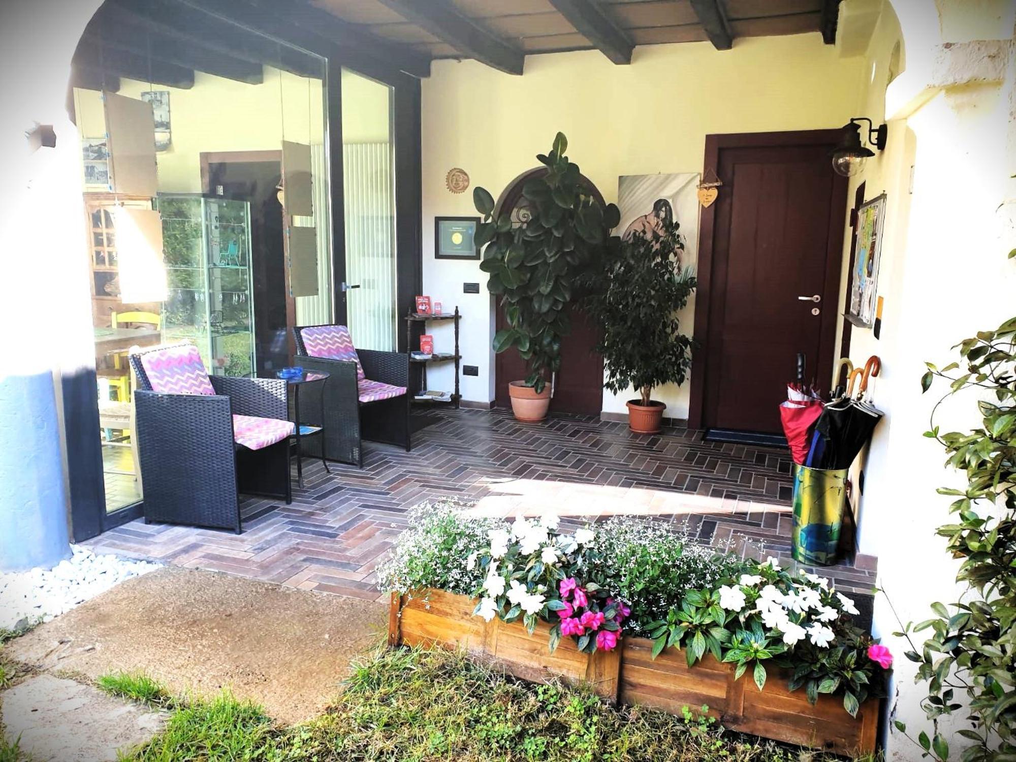 Le Tre Arti Bed & Breakfast Gavirate Bagian luar foto